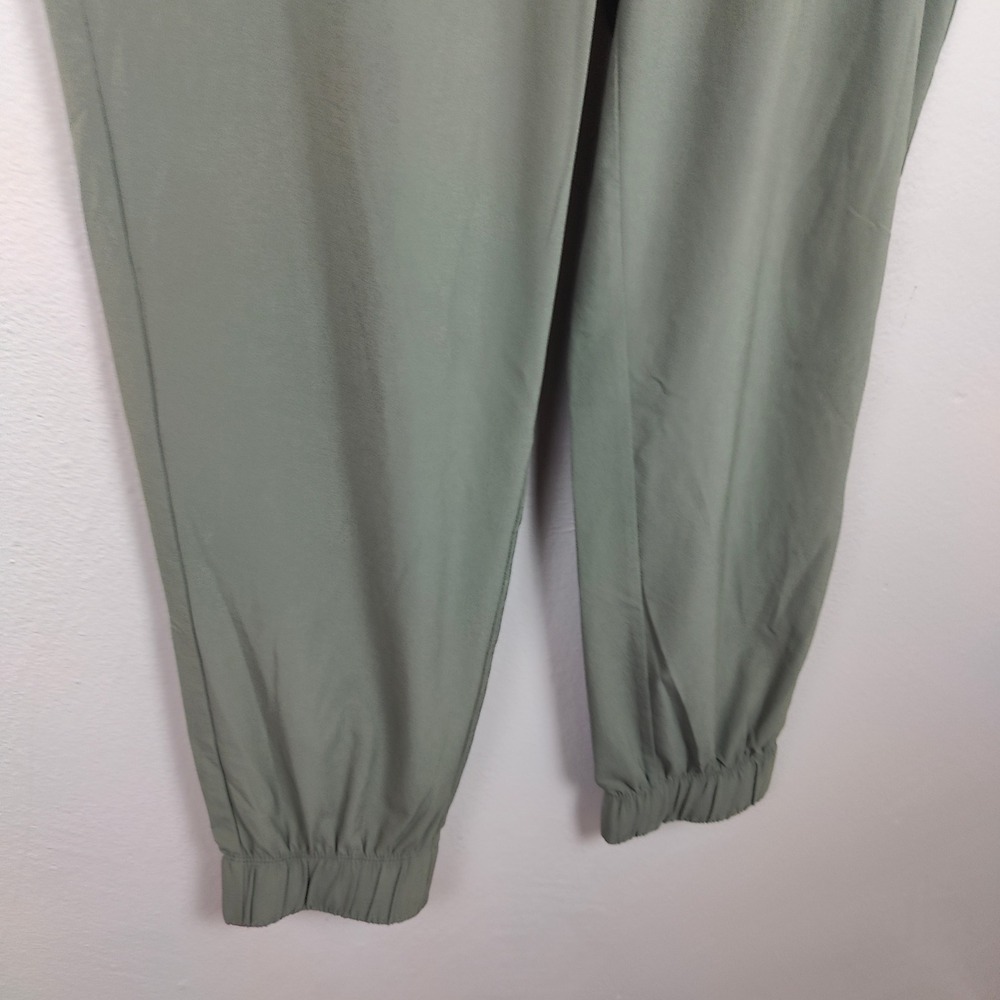 Vuori Villa Joggers Womens Small Sage Green Smocked Waist Performance Running - Picture 4 of 10